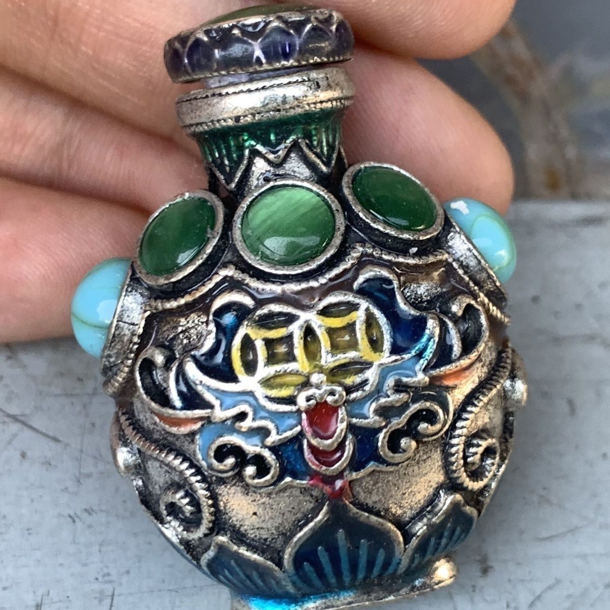 ขวดใส่ยาสูดแบบโบราณเคลือบลายโค - Vintage Collectible Bottles บทวิจารณ์และราคา