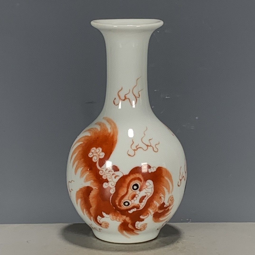 แจกันพอร์ซเลนสีแดงลายวูไฉี วิน - Vintage Collectible Pottery บทวิจารณ์และราคา